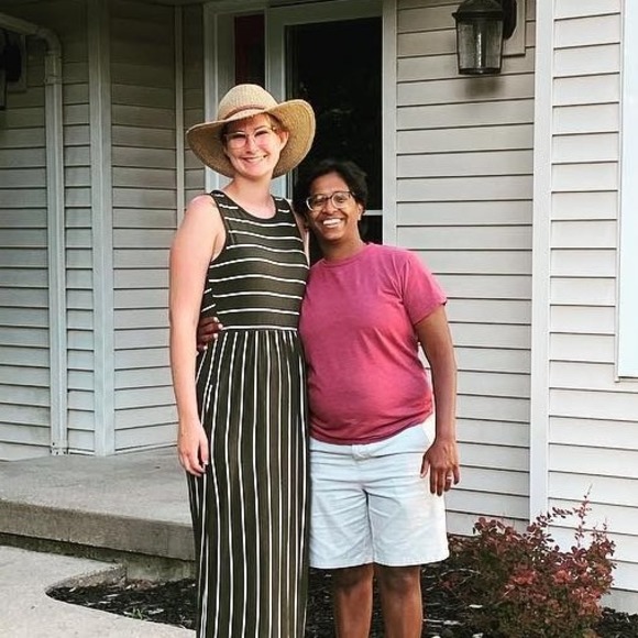 Meet your Posher, Stephanie - Picture 1 of 1